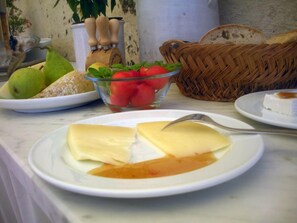 Breakfast meal - Azienda Bellelli Turismo Rurale (Capaccio-Paestum)