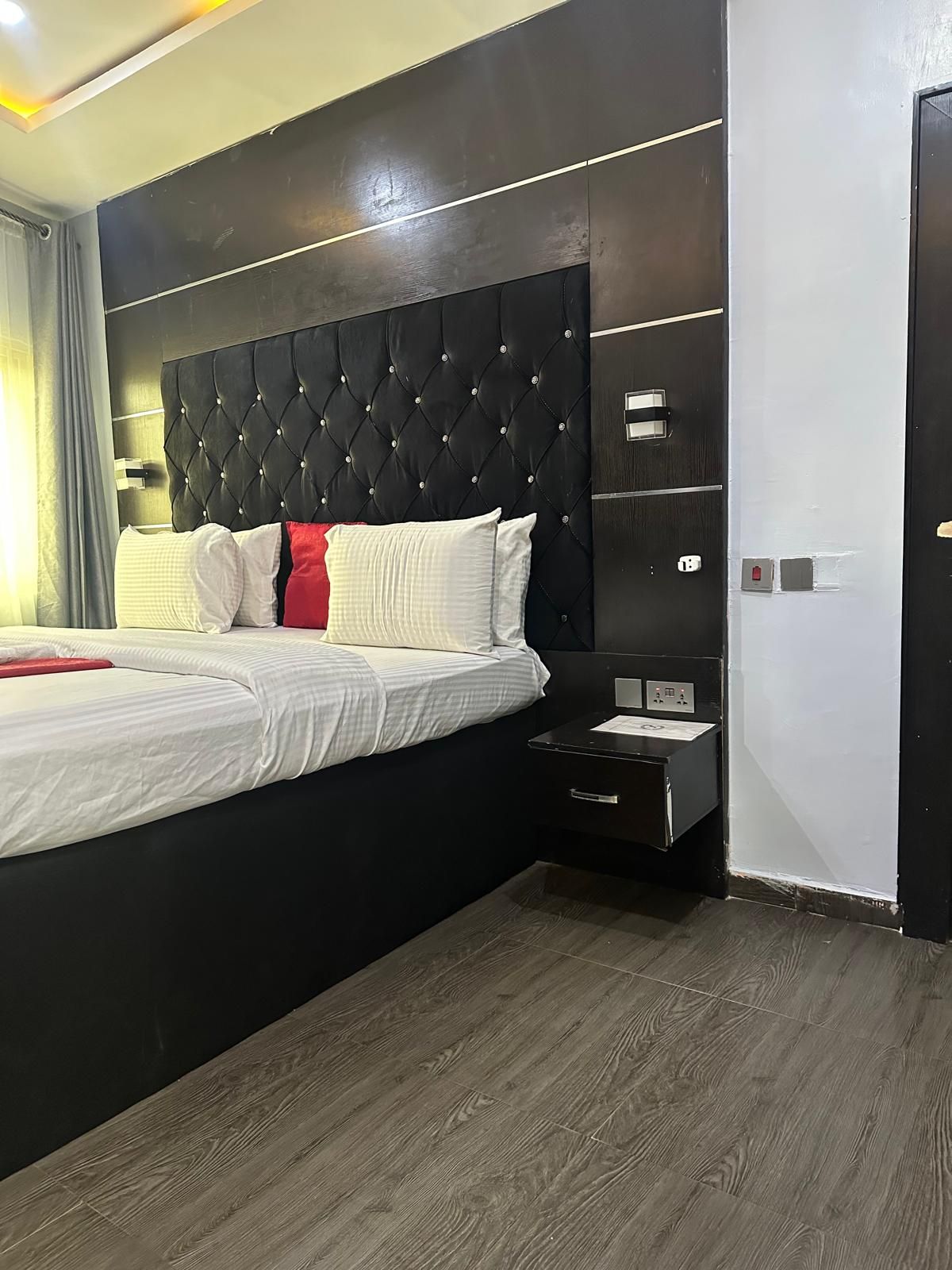 Superior Suite | Desk, laptop workspace, WiFi (free)