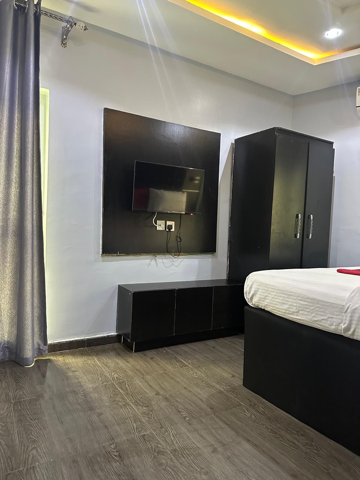 Superior Suite | Desk, laptop workspace, WiFi (free)