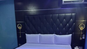 مكتب ومساحة عمل للكمبيوتر المحمول وواي فاي مجانًا