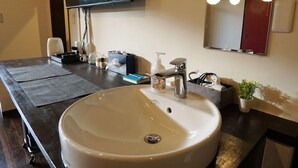 Bathroom - Japanese Condominium UNO (Ito)