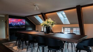 Dining - Airhome Limmatquai River View Apartment (Zürich)