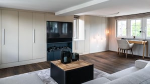 Living area - Airhome Limmatquai River View Apartment (Zürich)