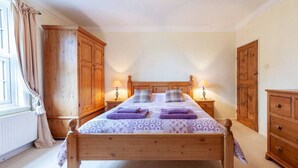 Unclassified image, 4 of 44, button - Ceilidh Cottage (York)