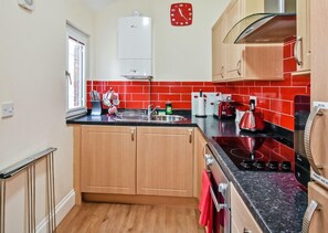 Unclassified image, 4 of 36, button - Conway Cottages (York)
