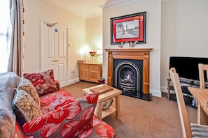 Unclassified image, 5 of 36, button - Conway Cottages (York)
