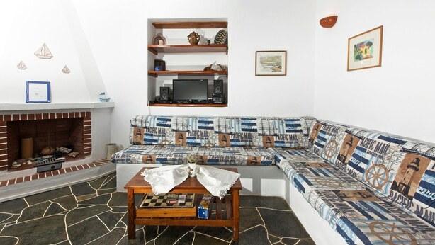 Living area - Sifnos Residence (Sifnos)