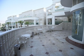 Outdoor dining - City Resort Palmore (Eilat)