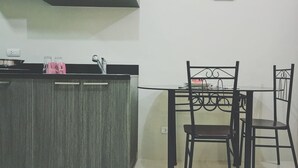 Dining - Vista Shaw by Charles (Mandaluyong)