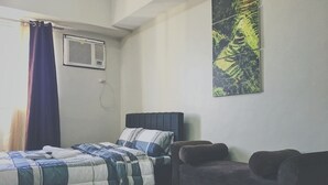 Room - Vista Shaw by Charles (Mandaluyong)