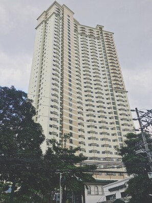 Unclassified image, 2 of 21, button - Vista Shaw by Charles (Mandaluyong)