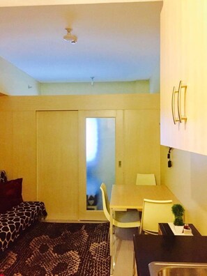 Dining - Light Residences - One Bedroom Condo Unit (Mandaluyong)