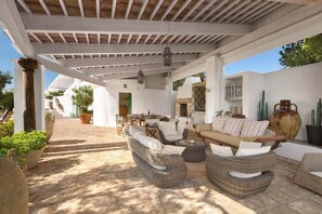 Outdoor dining - Trulli Il Cappero (Ostuni)