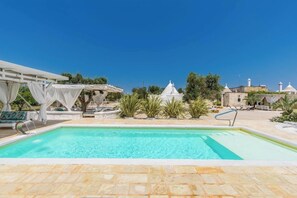 Pool - Trulli Ion (Ostuni)