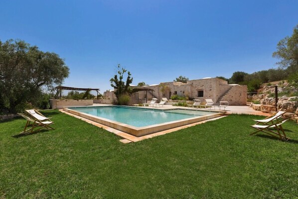 Unclassified image, 1 of 52, button - La Dialma (Ostuni)