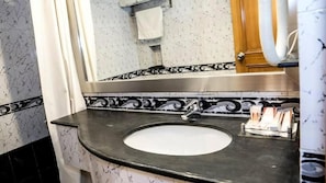 Bathroom - Regency Inn Hotel Lahore (Lahore)