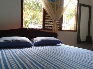 Unclassified image, 3 of 15, button - Pearl Villa (Weligama)