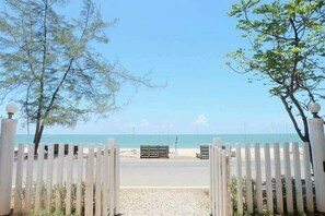 Unclassified image, 3 of 60, button - At-pran Resort (Sam Roi Yot)