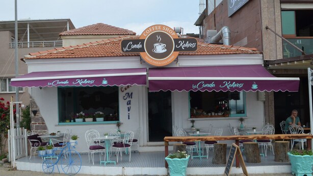 Outdoor dining - Cunda Mavi Otel (Ayvalik)