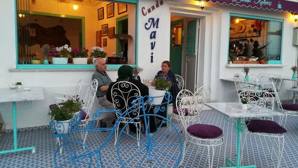 Outdoor dining - Cunda Mavi Otel (Ayvalik)