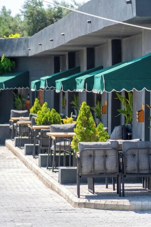Outdoor dining - Simlarda Country Club (Ayvalik)