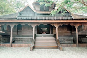Exterior - Jiang Lha (Mae Rim)