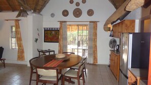 Dining - Kruger Cottage (Nkomazi)
