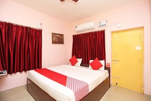 Room - OYO 10493 Near Patia (Bhubaneshwar)