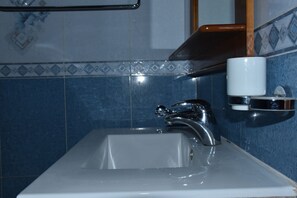 Bathroom - Havila Apartment (Kigali)