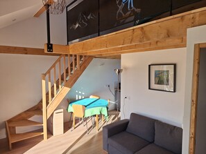 Unclassified image, 5 of 11, button - Vrbo Property (Entrelacs)