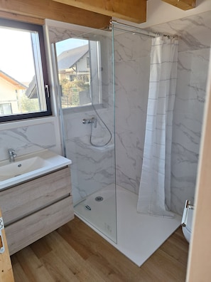 Bathroom - Vrbo Property (Entrelacs)