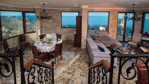 Dining - Bella Mare Villa (Malevizi)