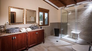 Bathroom - Bella Mare Villa (Malevizi)