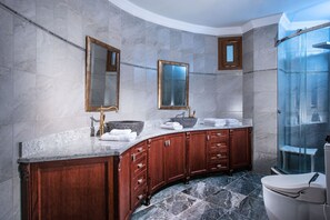 Bathroom - Bella Mare Villa (Malevizi)