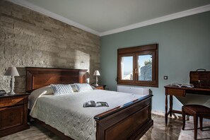 Room - Bella Mare Villa (Malevizi)