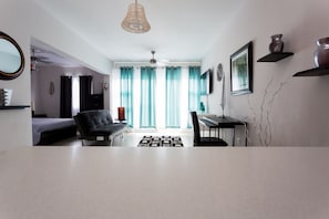 Room - Kingston Luxury Guest Apt At Sullivan (Kingston)
