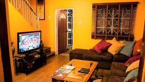 Unclassified image, 4 of 9, button - New Kingston Guest Apt At The Stadium (Kingston)