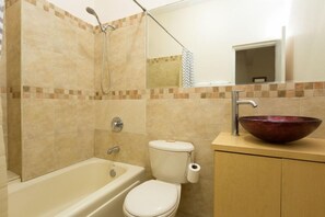 Bathroom - The Embassy Luxury Apt Crystal Towers Ii (Kingston)