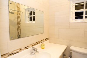 Bathroom - El Azure De Barbican (Kingston)