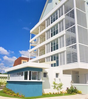 Exterior - New Kingston Luxury Apt The Bromptons (Kingston)
