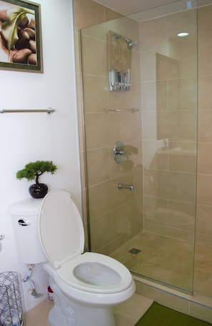 Bathroom - New Kingston Luxury Apt The Bromptons (Kingston)