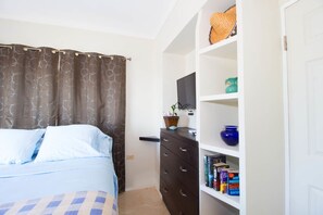 Room - The Bailey's New Kingston Suites (Kingston)