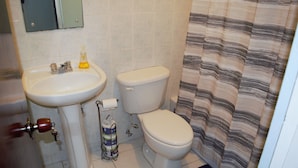 Bathroom - The Embassy Luxury Apt Crystal Towers I (Kingston)