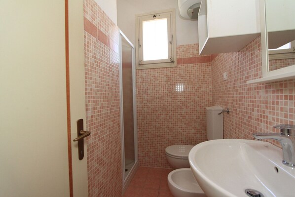Bathroom - Alfa Apartments (Comacchio)