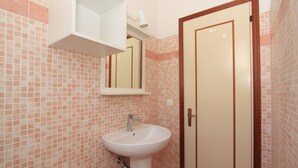 Bathroom - Alfa Apartments (Comacchio)