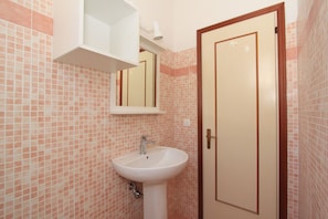 Unclassified image, 5 of 26, button - Alfa Apartments (Comacchio)