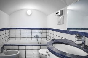 Unclassified image, 4 of 47, button - LHP Suite Villa La Giara (Sorrento)