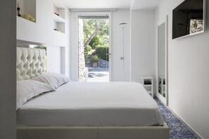 Unclassified image, 2 of 47, button - LHP Suite Villa La Giara (Sorrento)