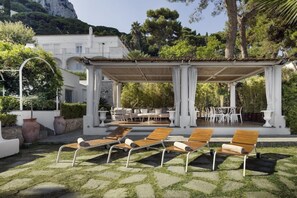 Outdoor dining - LHP Suite Villa La Giara (Sorrento)