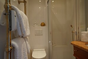 Bathroom - Ferienwohnung Feskerdam 28 OG (Sylt)